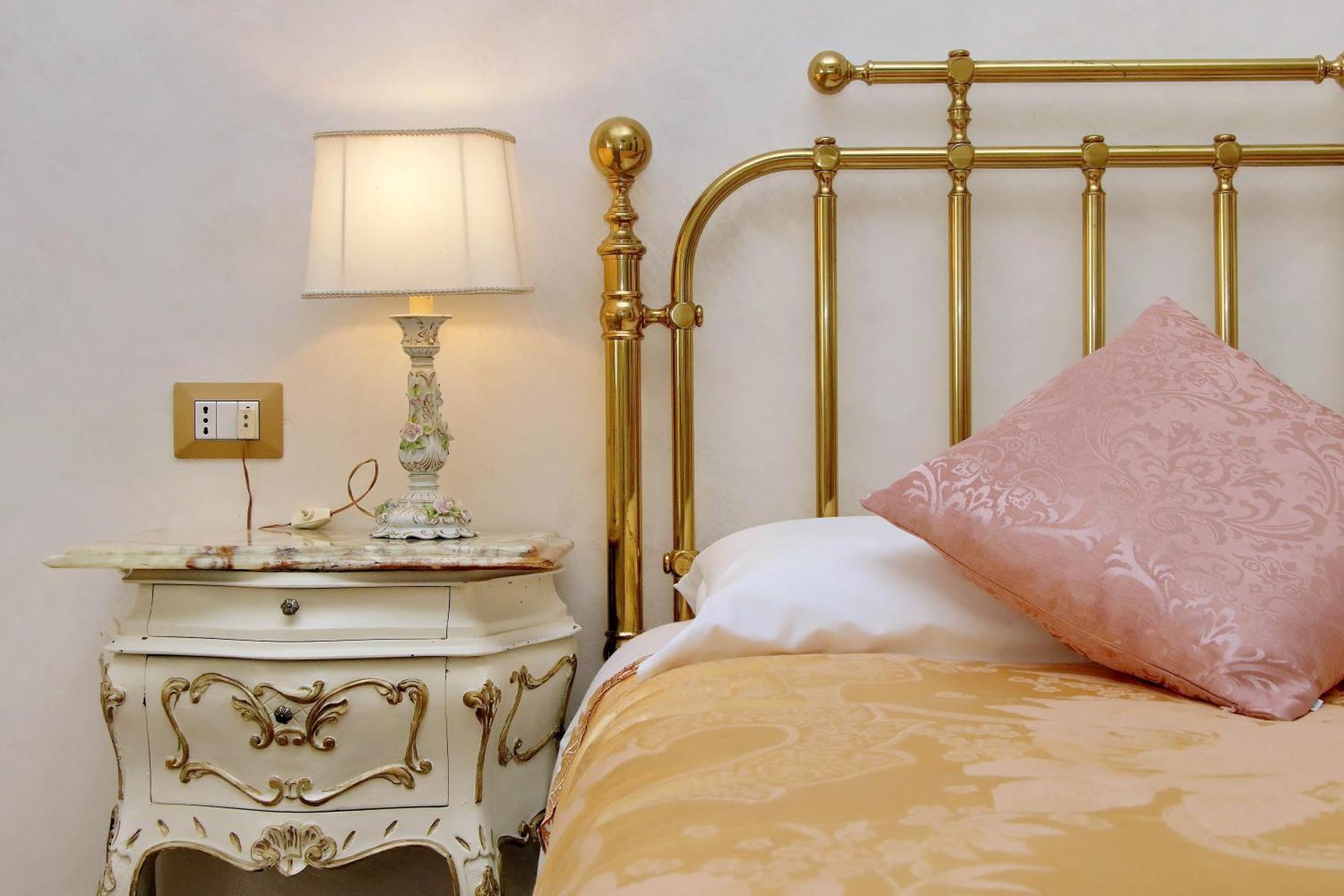 Just Chilling Suite Rome Room photo